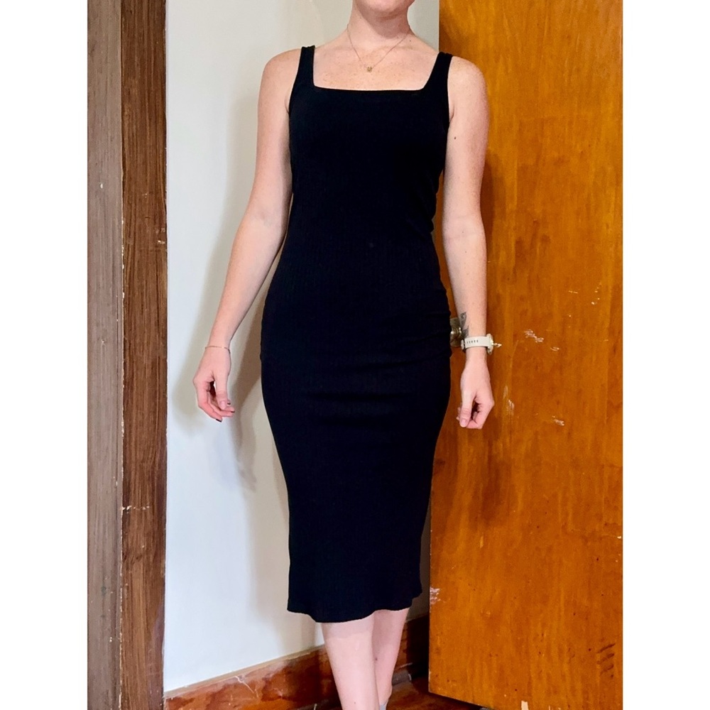 Elegant Black Square Neckline Dress